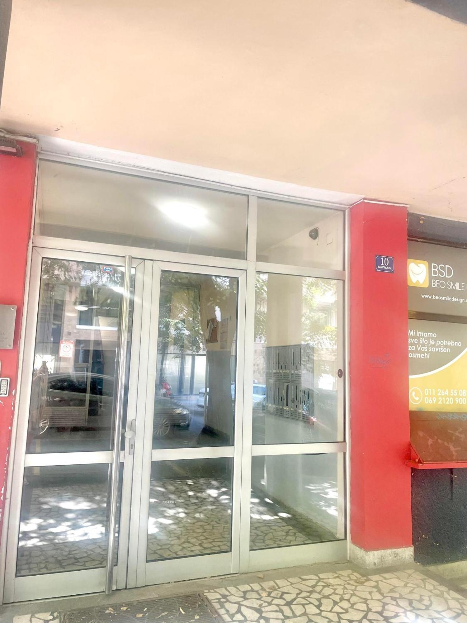 Slavija Mcd Apartment 贝尔格莱德 外观 照片